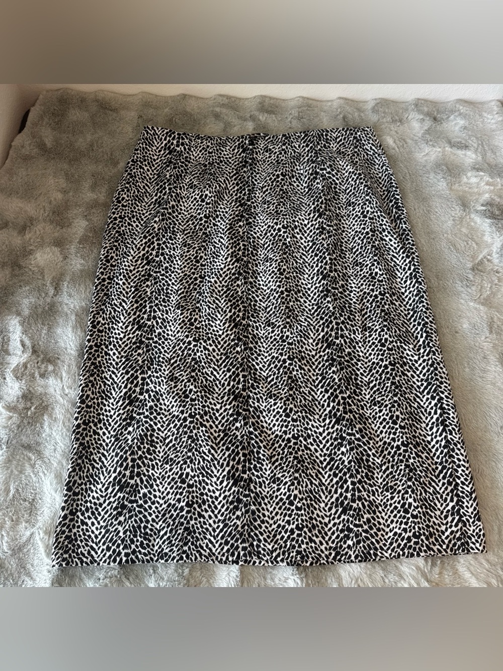 Ty Black and White Midi Skirt with Side Slit-540 - Picture 5 of 5